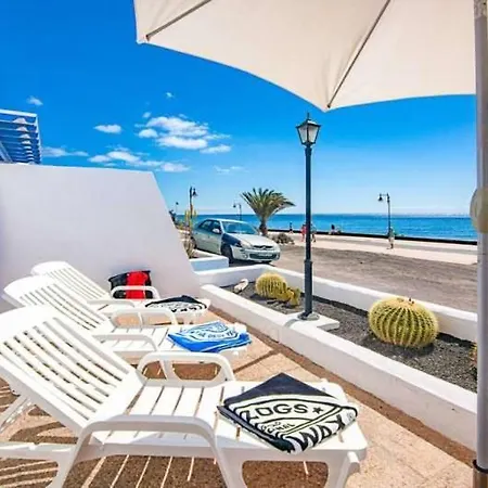 Апартаменти Puerto Del Carmen Sleeps 6 Wifi *